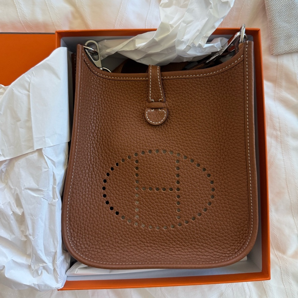 Hermès Taurillon Clemence Evelyne TPM in Box
